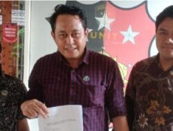 Diduga Pungli Pengurusan Pembelian Tanah, Kades Sidomukti Lamongan Dilaporkan ke Polisi