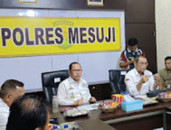 Bupati Mesuji Drs Sulpakar MM-Mengundang Pihak Terkait Mengatasi Permasalahan Listrik di Desa Talang Gunung Kecamatan Mesuji Timur