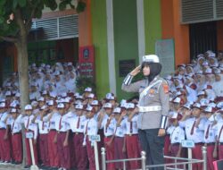 Polres Pringsewu Memberikan Penyuluhan Tentang. Larangan Siswa Menggunakan Kendaraan Di bawah Umur