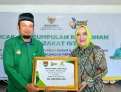 Penyerahan Zakat Istana Oleh Bupati di Pondopoan