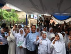 Antusias Warga Menyambut Kedatangan Calon Bupati Lahat Hj Lidyawati