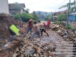 Musibah Longsor Rusak TK Hidayatul Ula Pekon Datarajan, Warga Berharap Bantuan Segera