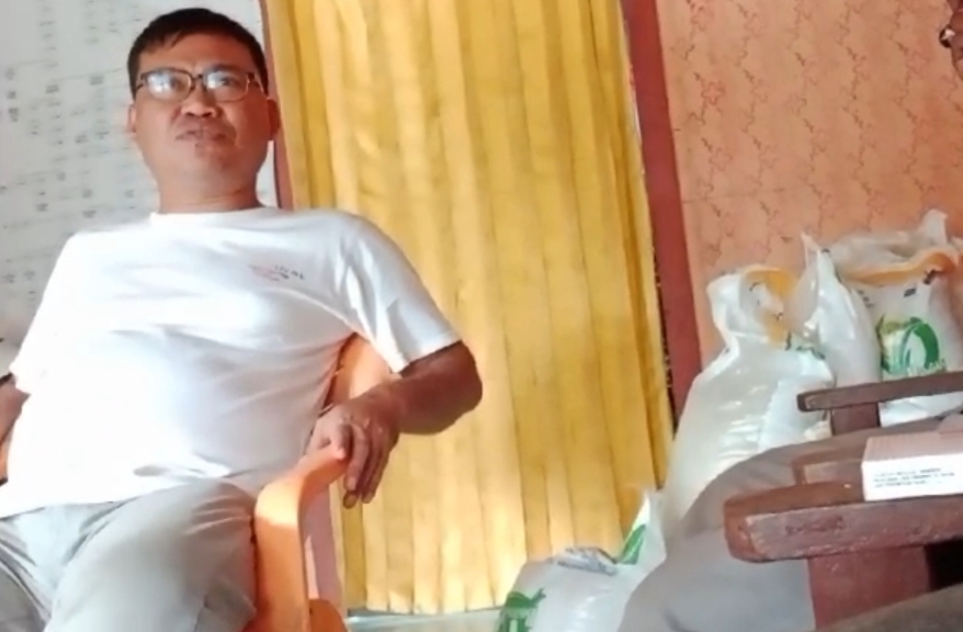 Gambar : Tangkapan Layar Video terkait percobaan pungutan liar di pengukuhan perpanjangan Jabatan Kepala Desa, (12/1/2025), (Dok. Saberpungli.com).