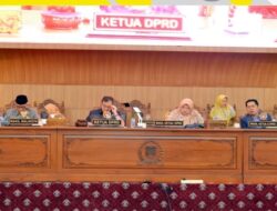 Rapat Paripurna Dalam Rangka Mendengar Pemandangan Umum Fraksi Dewan