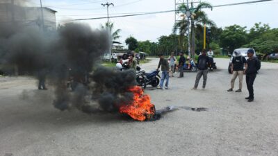 Aksi damai AMASS di Lampu merah Balo-Balo