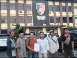 Edi arsadad selaku aktifis dampingi warga ke polda Lampung