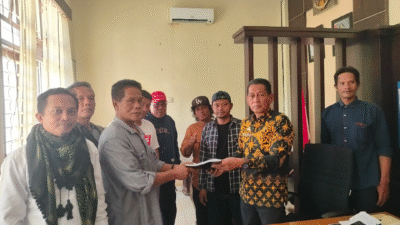 Penyerahan SK Pengurus PSBL Di Disnaker Luwu