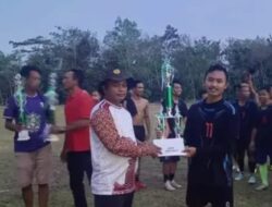 Final Turnamen Sepak Bola Antar Suku Semarakkan HUT ke-80 RI di Tiyuh Kagungan Ratu