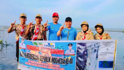 Foto Bersama Plt. Kepala Dinas dan Sekretaris Dinas Lingkungan Hidup Luwu