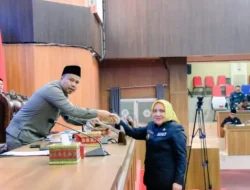 Rapat Paripurna Pembahasan Laporan Bertanggungjawab Pelaksanaan APBD