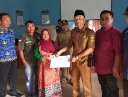 Bertepatan dengan Hari Pahlawan, Pekon Datar Lebuay Salurkan BLT-DD dan Insentif Guru Ngaji, Marbot, serta Imam Masjid