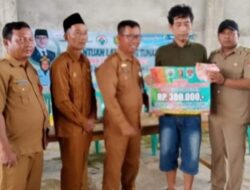 Pemdes Sidang Kurnia Agung Salurkan BLT DD Tahap IV untuk 21 KPM