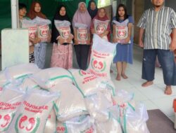 Bupati Lampung Selatan Radityo Egi Pratama Salurkan Bantuan Beras untuk Korban Banjir di Perumahan Griya Anugrah 4 Desa Marga Agung