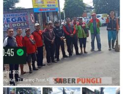 Tim Reaksi Cepat ( TRC) UPT DLH Tanjung Karang Pusat ,Bersihkan Sampah dan Pengangkatan Sedimen