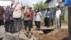 Gerak Cepat Wali Kota Bandar Lampung Eva Dwiana Memperbaiki di Jalan KedamaianGerak Cepat Wali Kota Bandar Lampung Eva Dwiana Perbaikin di Jalan Kedamaian
