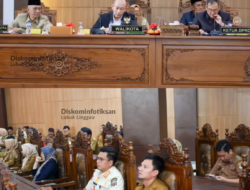 Rapat Paripurna, Mendengarkan Pandangan Umum Fraksi Dewan Terhadap 6 Raperda