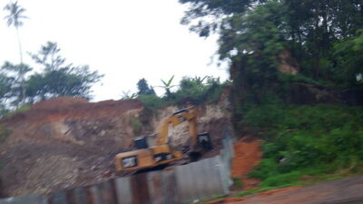 Siang Keruk, Malam Angkut: Dugaan Tambang Ilegal di Kedamaian Disorot
