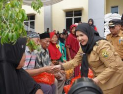 Wali Kota Bandar Lampung Salurkan Bantuan Beras kepada Puluhan Ribu KPM di Kota Bandar Lampung