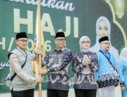 Gubernur Rahmat Mirzani Djausal dan Wagub Jihan Nurlela Lepas Keberangkatan Jemaah Haji Kloter 7 Asal Bandarlampung